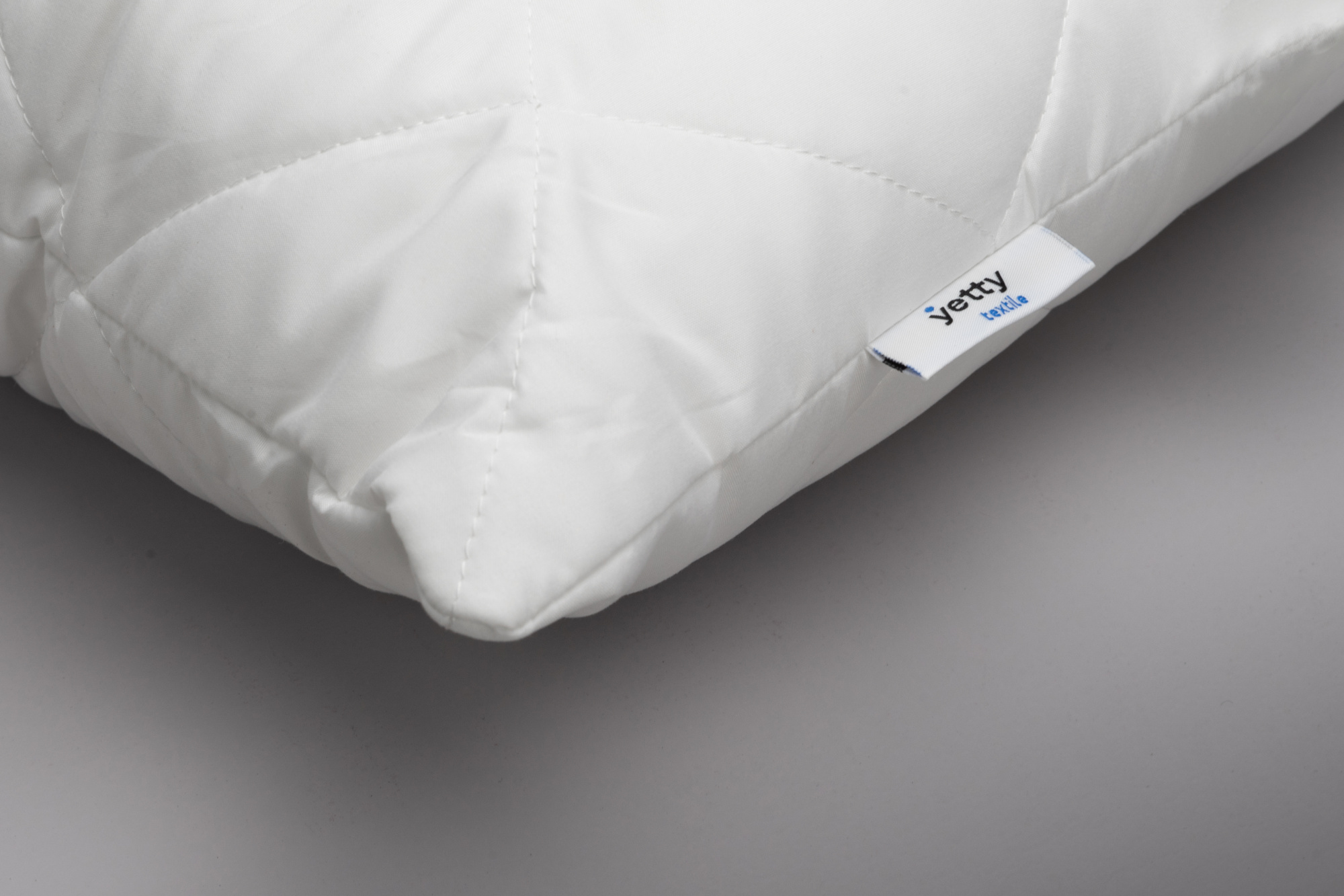 Подушка, капсульная, низкая, 50х70 см, 500 г, тик(100%хл)/ холфитекс:1/8